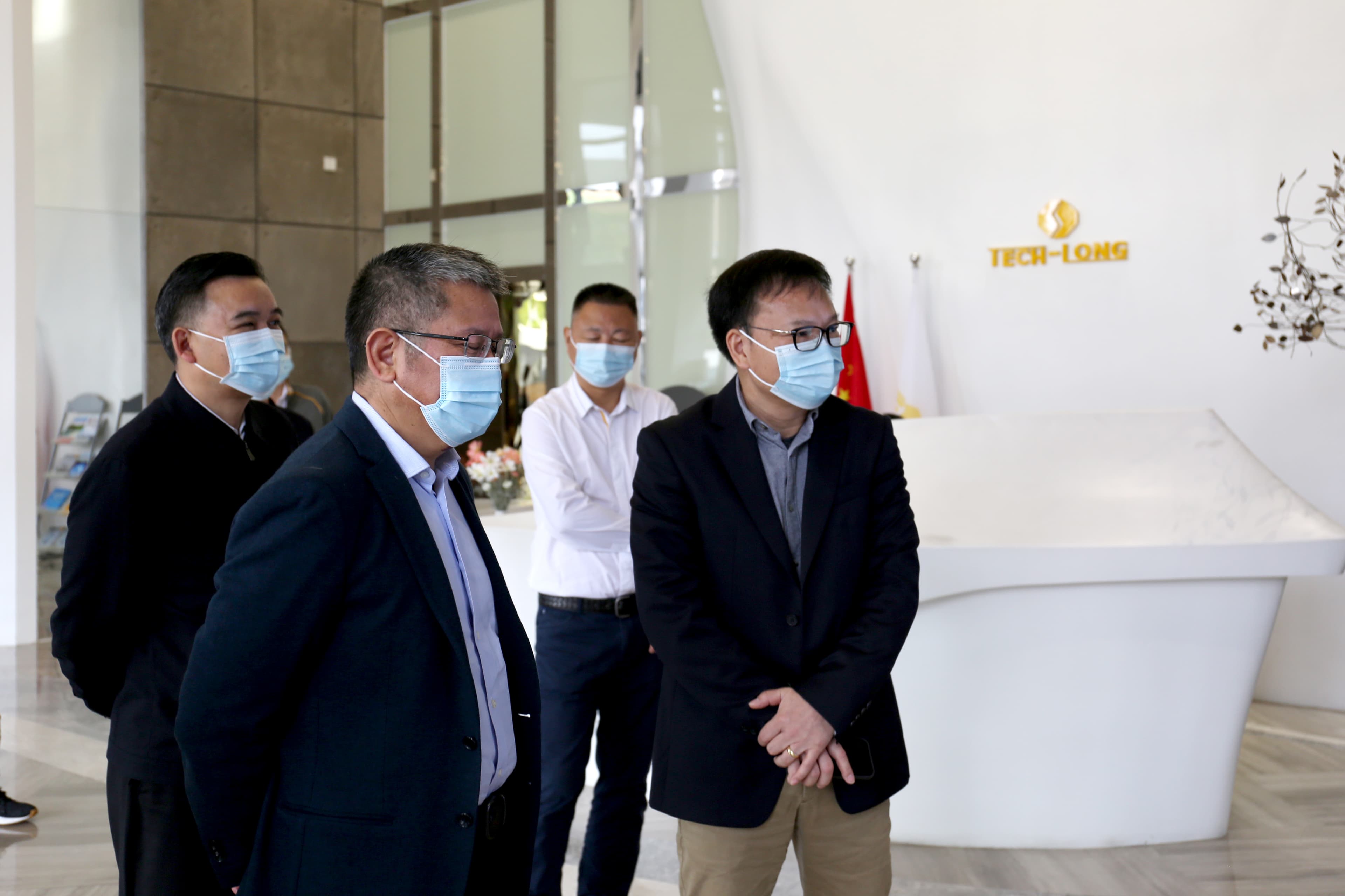 黔南州州委書記唐德智一行赴達意隆考察調(diào)研