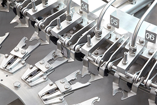 達(dá)意隆液體自動(dòng)灌裝機(jī)助您實(shí)現(xiàn)高效生產(chǎn)